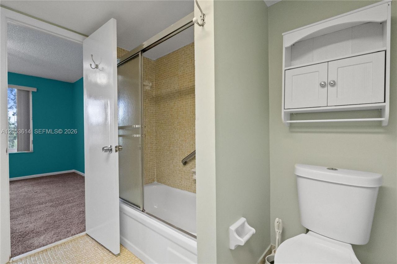 5950 Del Lago Cir, Unit 106, Sunrise, FL 33313 Photo