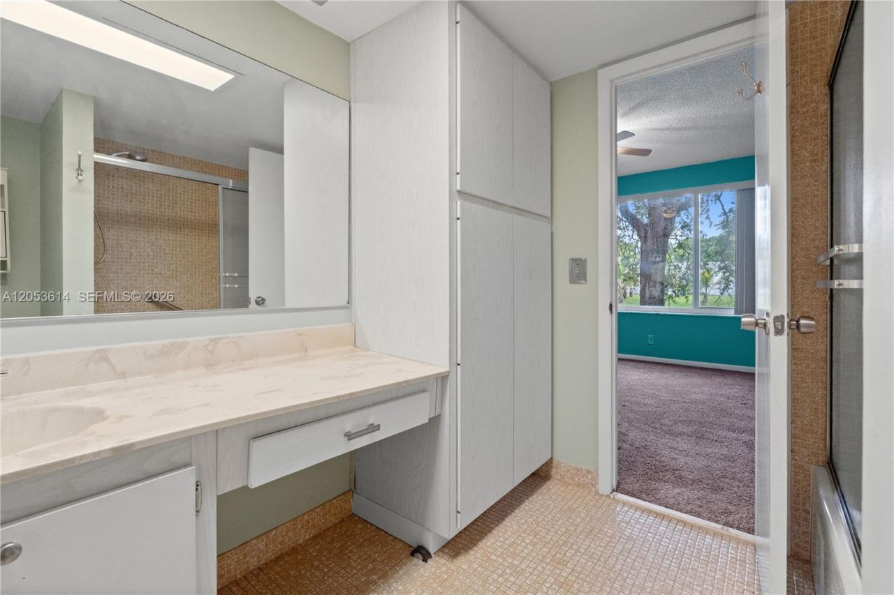 5950 Del Lago Cir, Unit 106, Sunrise, FL 33313 Photo