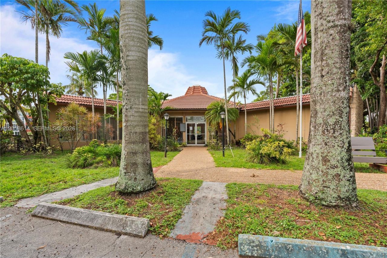 5950 Del Lago Cir, Unit 106, Sunrise, FL 33313 Photo