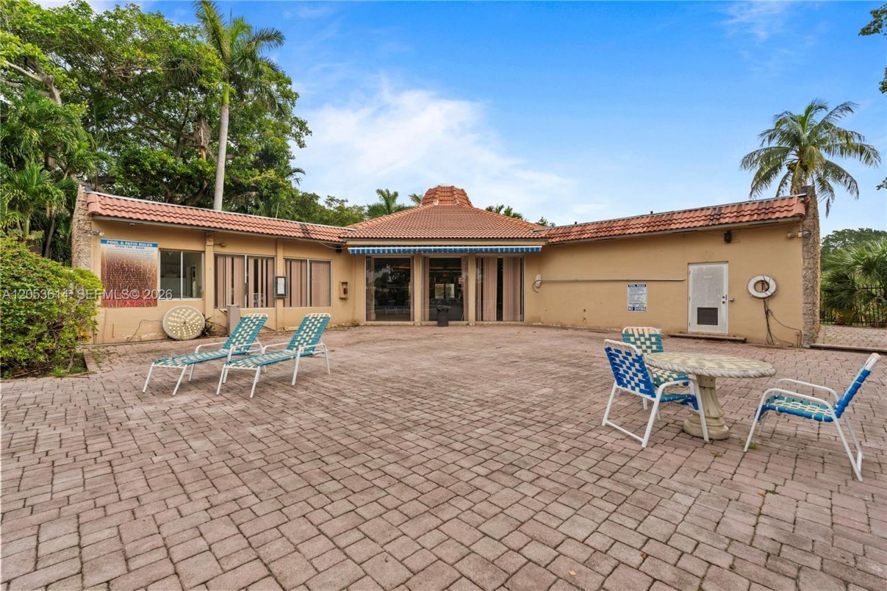 5950 Del Lago Cir, Unit 106, Sunrise, FL 33313 Photo