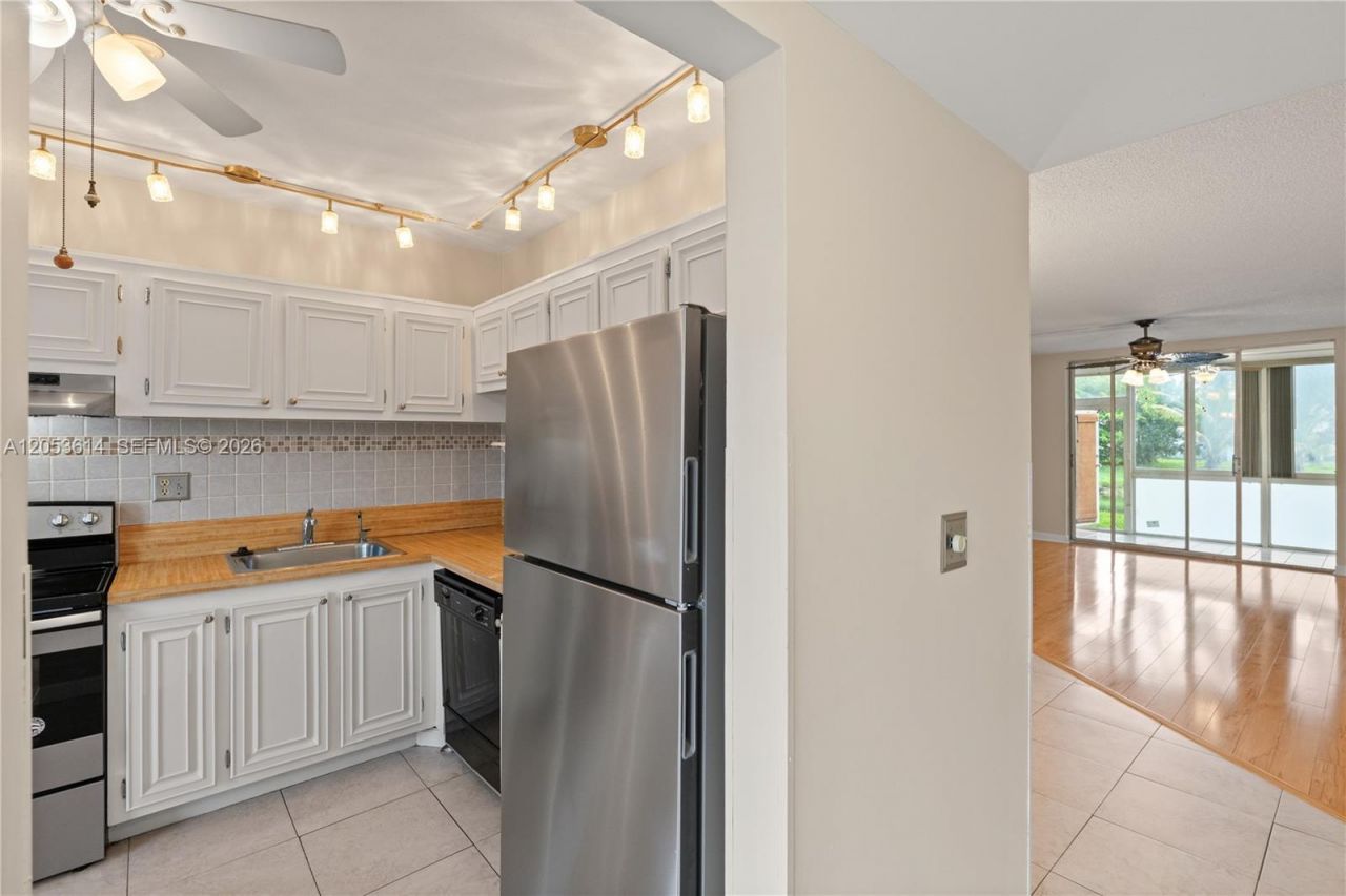 5950 Del Lago Cir, Unit 106, Sunrise, FL 33313 Photo