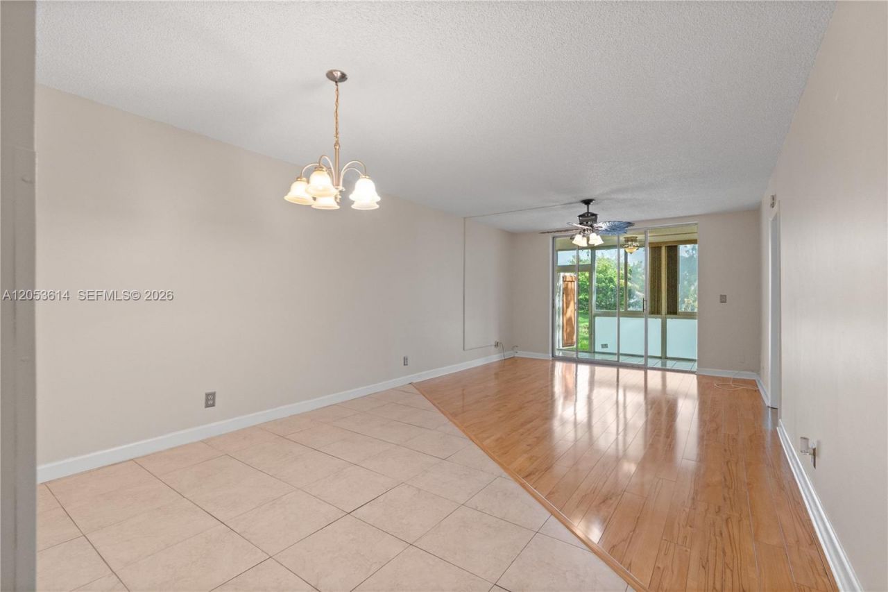 5950 Del Lago Cir, Unit 106, Sunrise, FL 33313 Photo