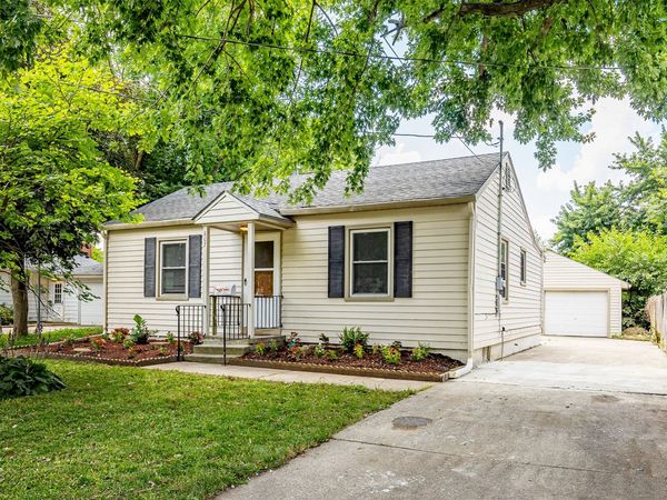 807 W 3rd Avenue, Indianola, IA 50125
