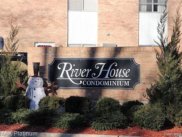 1261 Island Drive, Ann Arbor, MI 48105