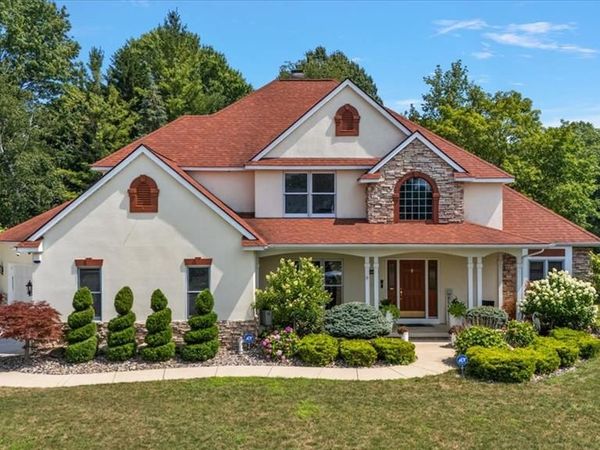 3460 Forest Meadow Court, Saginaw Twp, MI 48603