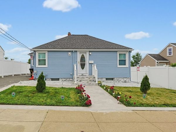31 Hallron St, Boston, MA 02136
