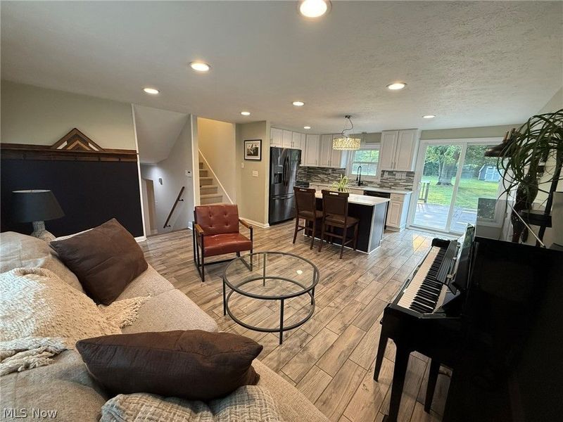 5075 Jaycox Road, North Ridgeville, OH 44039 Photo 4