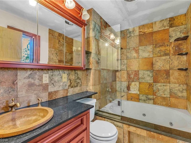 8935 Oberlin Road , Elyria, OH 44035 Photo 11