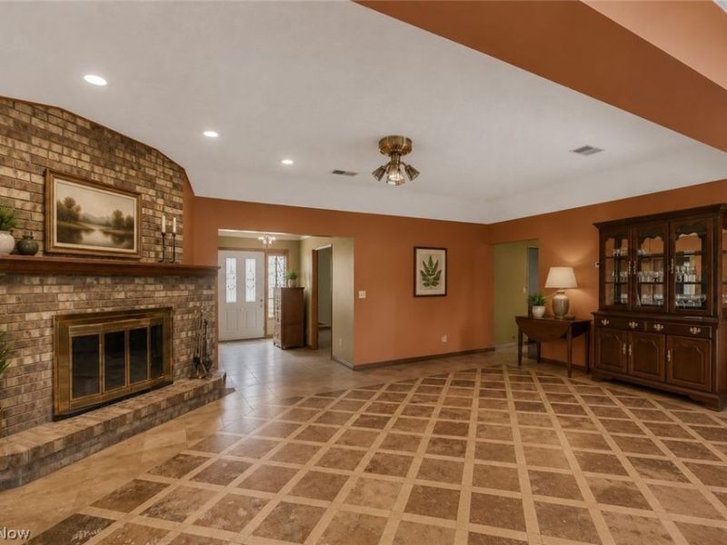 8935 Oberlin Road , Elyria, OH 44035 Photo 2