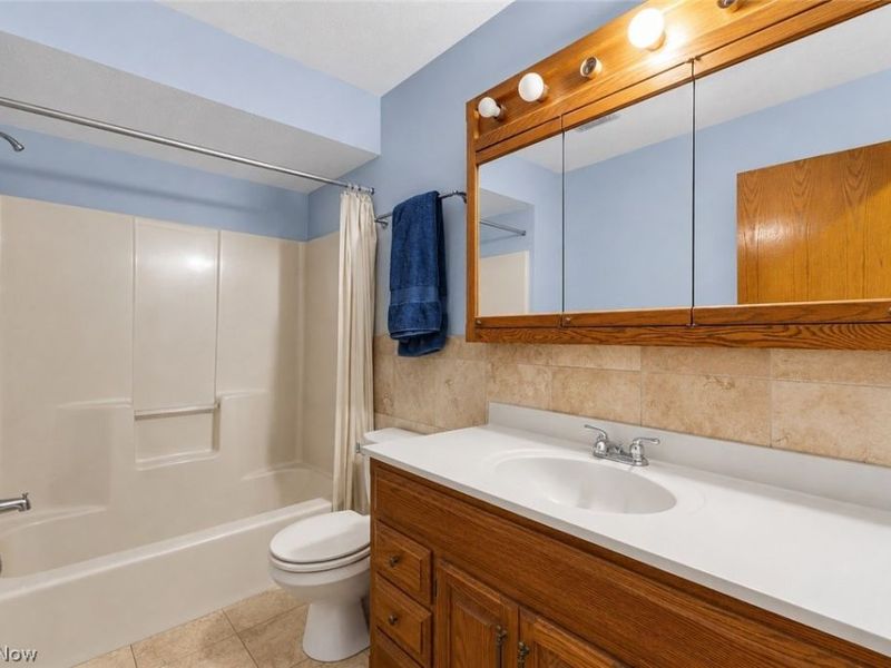 8935 Oberlin Road , Elyria, OH 44035 Photo 8