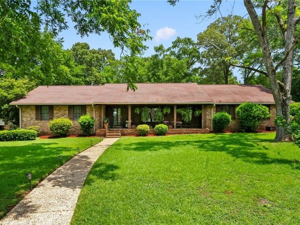 12 HICKORY HILL Drive, Tuscaloosa, AL 35404