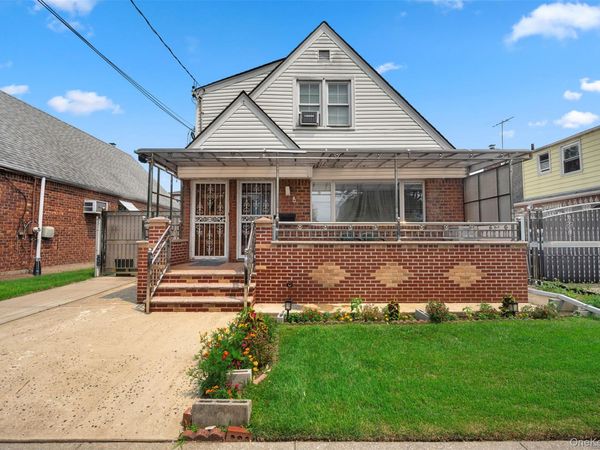 8811 Sabre Street , Bellerose Manor, NY 11427