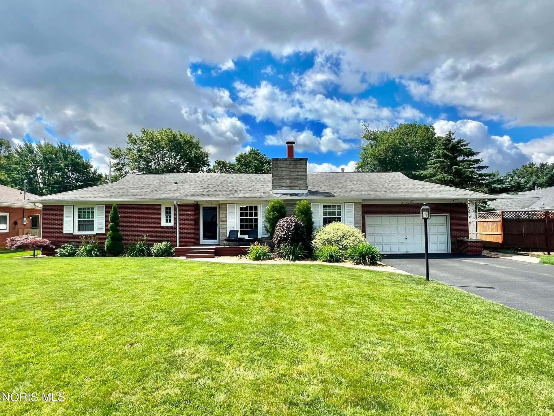943 Breezewood Court , Findlay, OH 45840 Main Photo