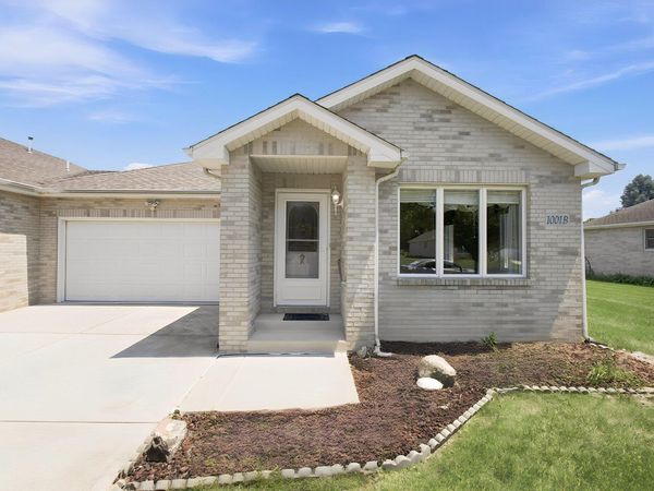 1001 Carnation Street SE , Unit B, DeMotte, IN 46310
