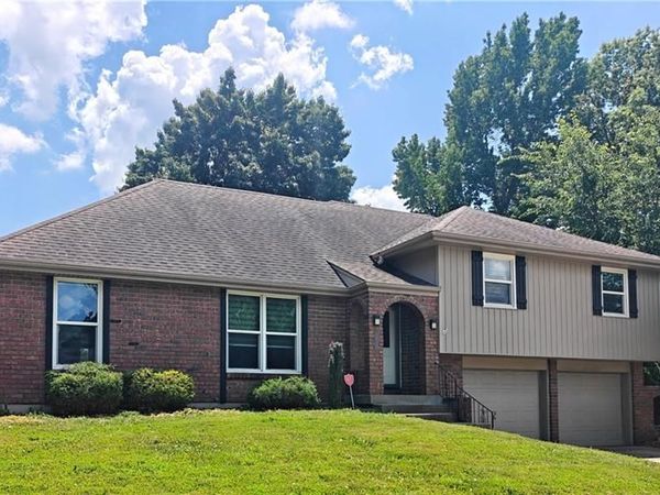 1512 SW MORNINGSIDE Drive, Blue Springs, MO 64015