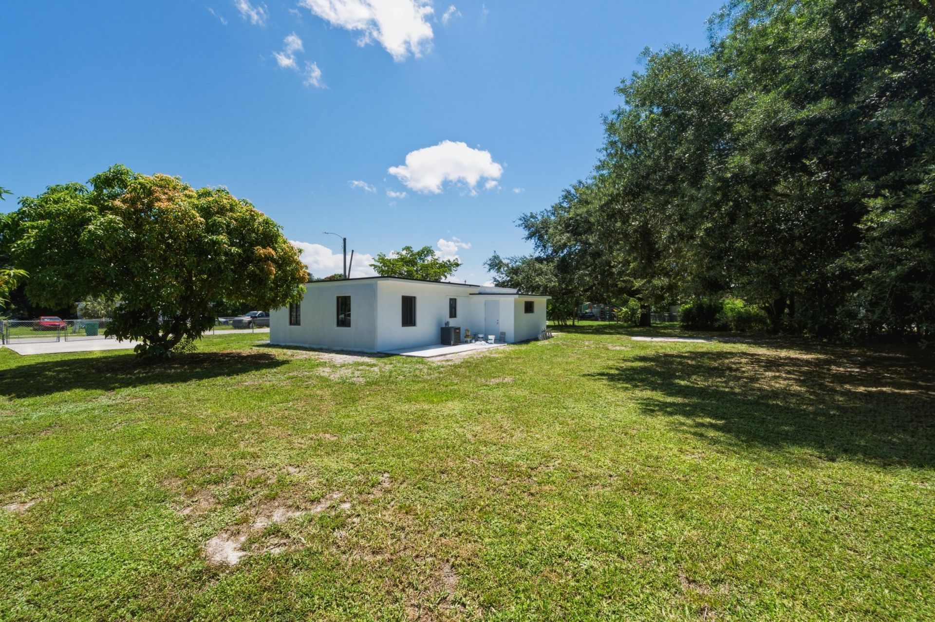 2405 NW 159th Road, Miami Gardens, FL 33054 Photo