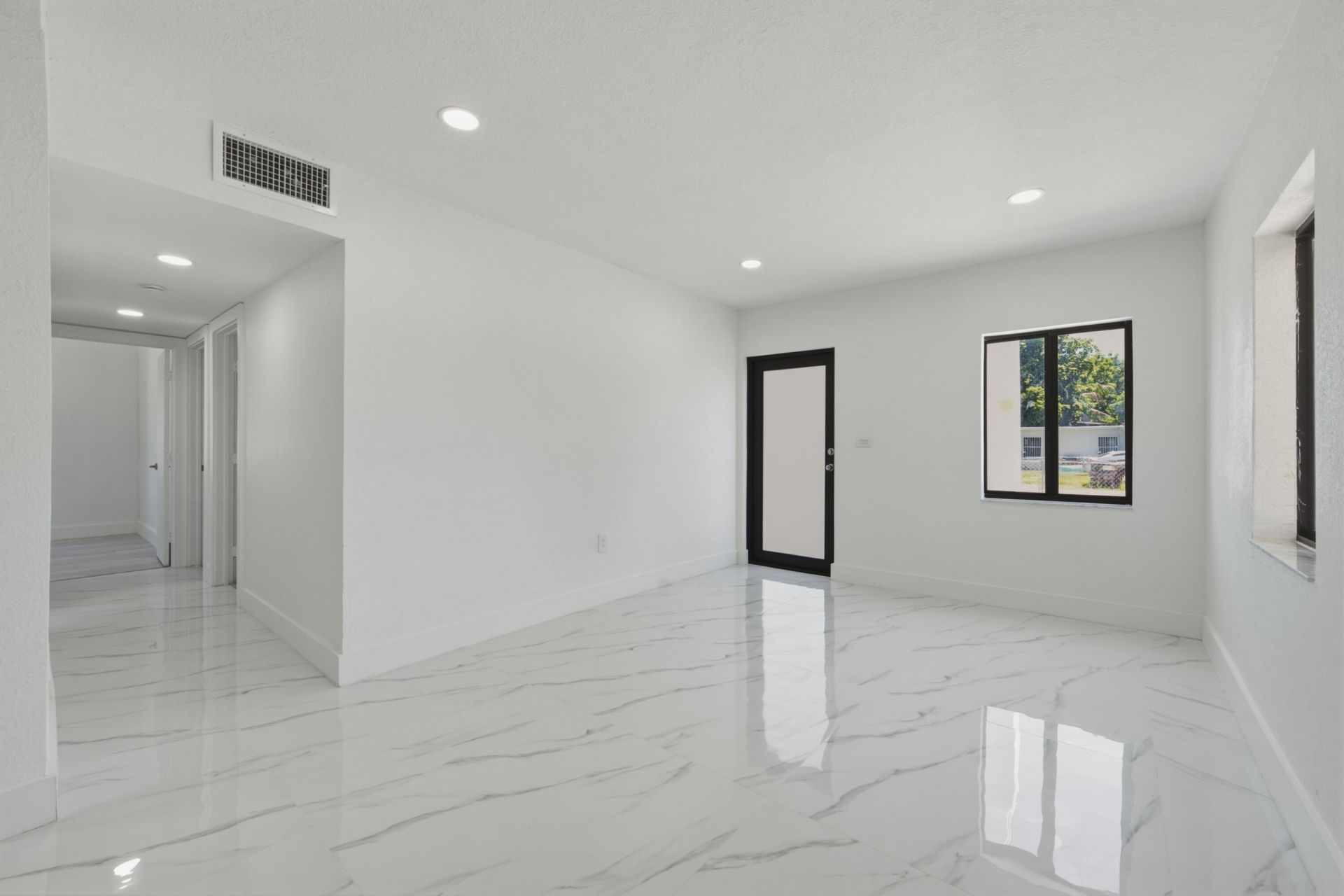2405 NW 159th Road, Miami Gardens, FL 33054 Photo