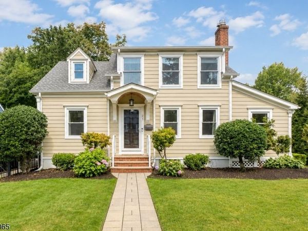 21 Duchamp Pl, Chatham, NJ 07928
