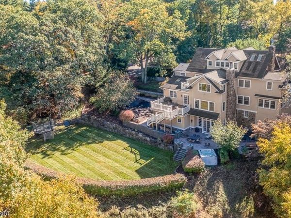 151 Lookout Rd, Mountain Lakes, NJ 07046