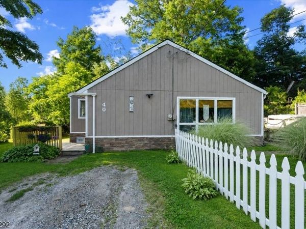 40 Glenridge Rd, West Milford, NJ 07421