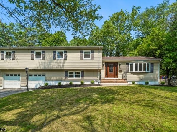 28 Brookside Pl, Livingston, NJ 07039