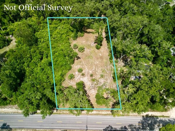 2445 NE 592nd St, Old Town, FL 32680