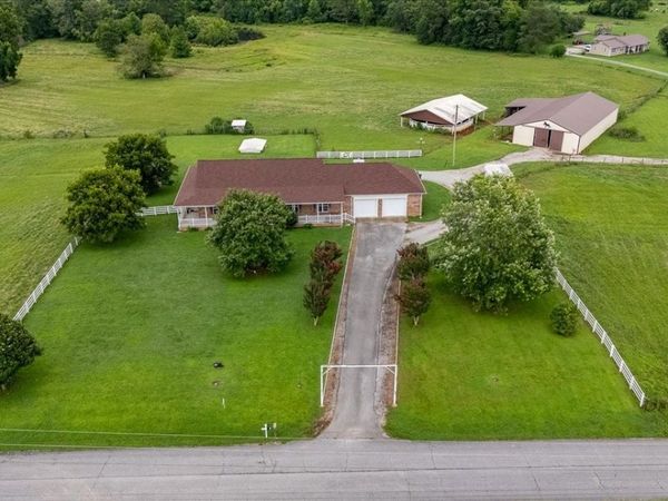 158 Big Springs Rd , Lawrenceburg, TN 38464