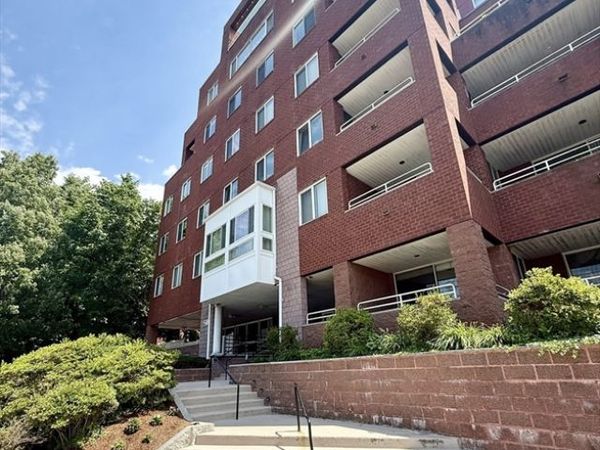 50 Watertown St, Unit 610, Watertown, MA 02472