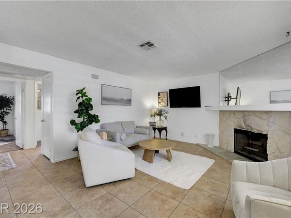 1108 N Cimarron Road, Unit 101, Las Vegas, NV 89128