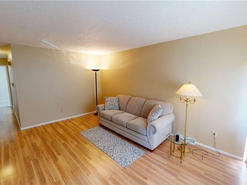 935 Carnegie Avenue, Akron, OH 44314 Photo 2