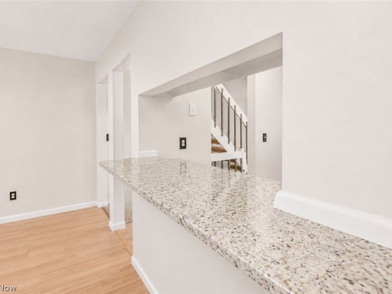 5552 Suncrest Court, Parma, OH 44134 Photo 9