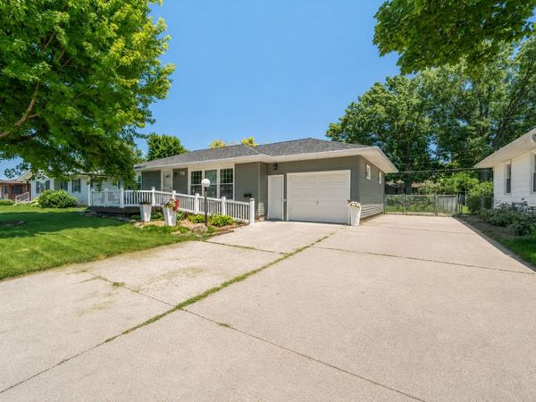 719 15th Street Place, Nevada, IA 50201