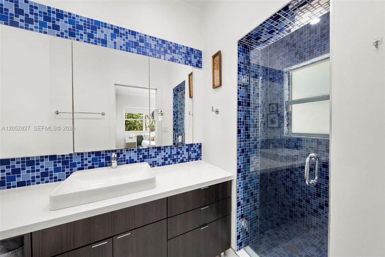 9172 Carlyle Ave , Surfside, FL 33154 Photo