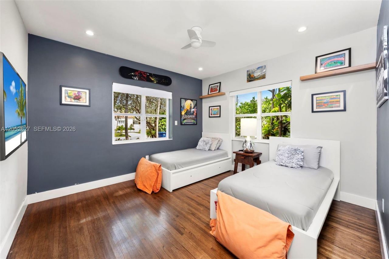 9172 Carlyle Ave , Surfside, FL 33154 Photo