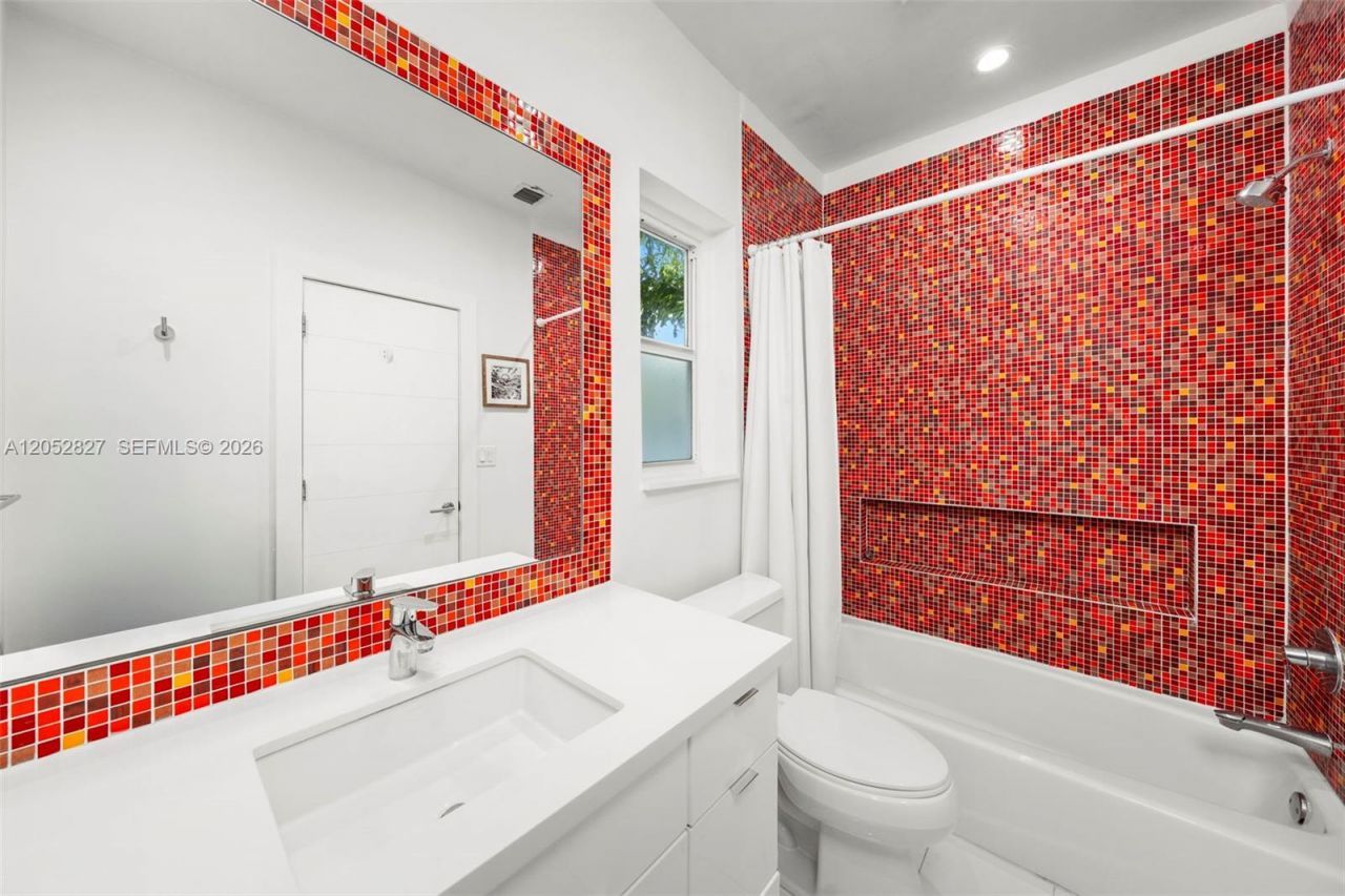 9172 Carlyle Ave , Surfside, FL 33154 Photo