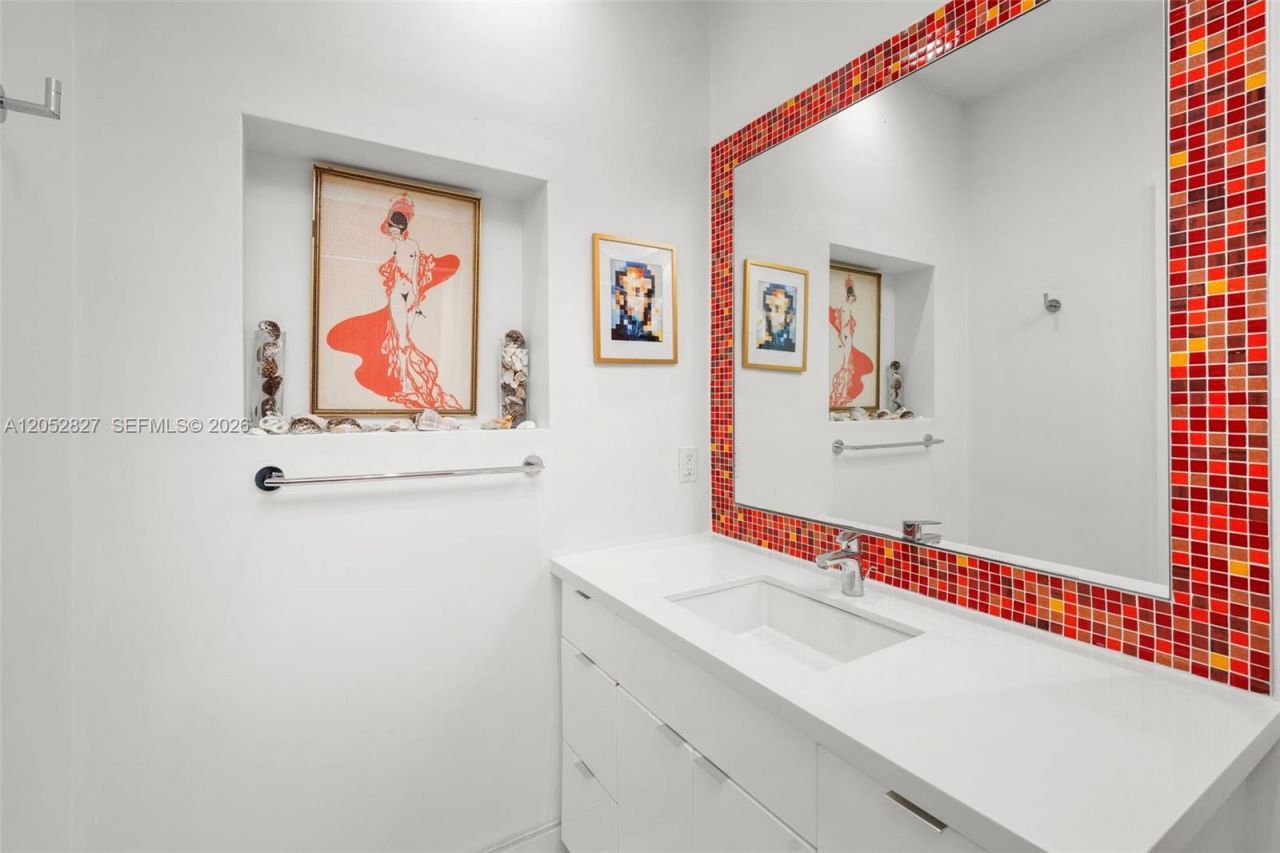 9172 Carlyle Ave , Surfside, FL 33154 Photo