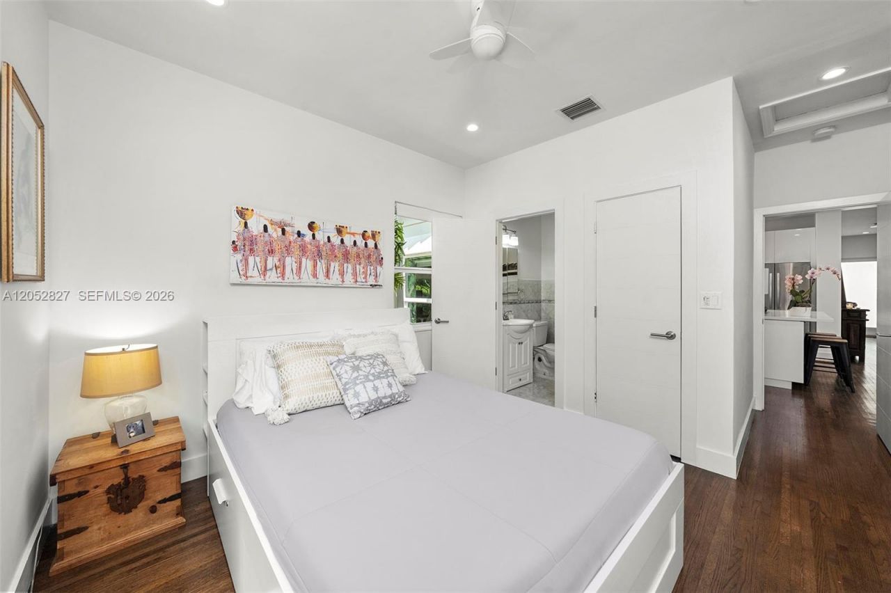 9172 Carlyle Ave , Surfside, FL 33154 Photo