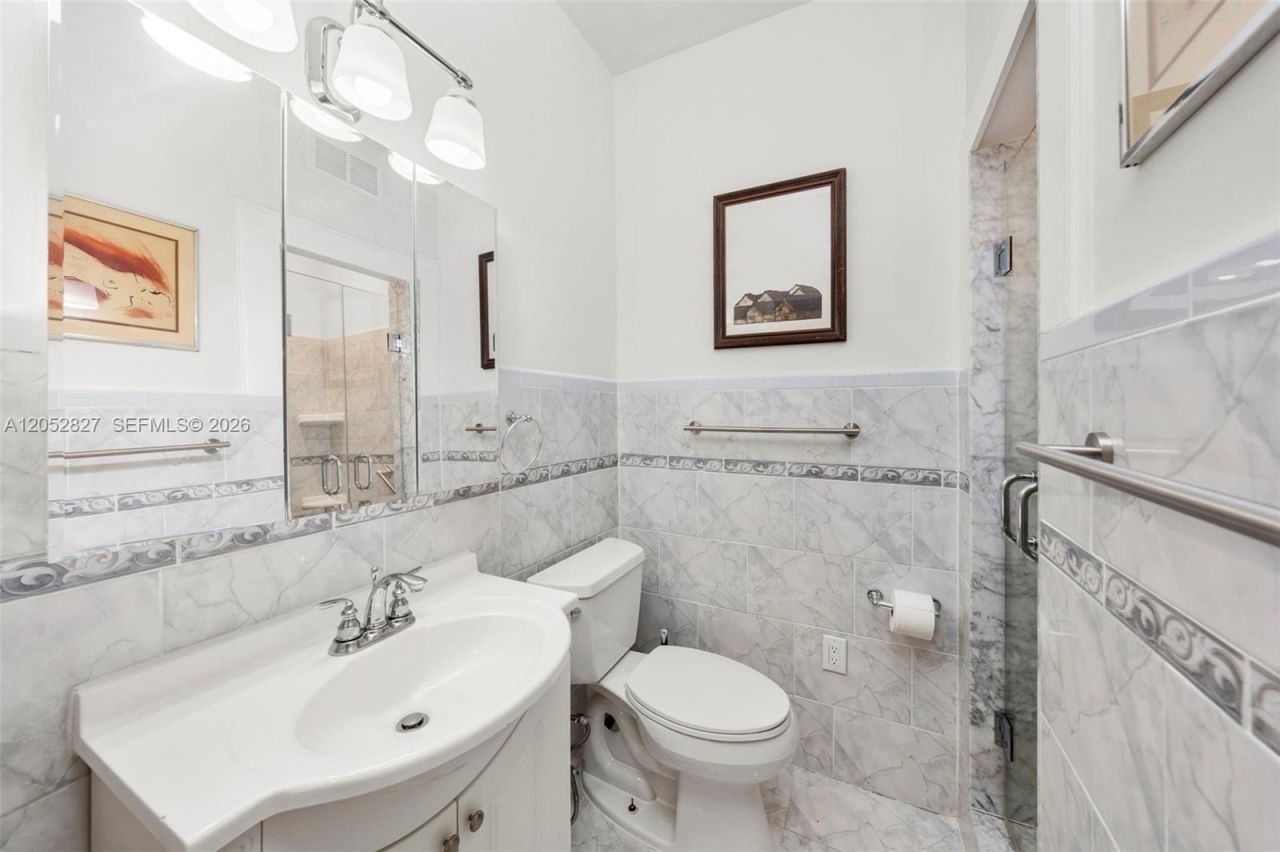 9172 Carlyle Ave , Surfside, FL 33154 Photo