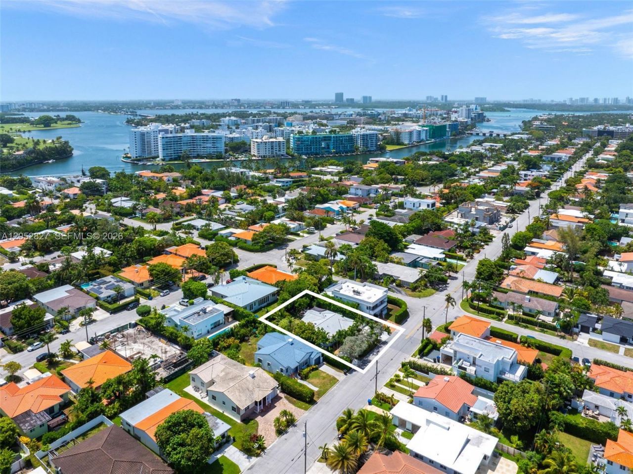 9172 Carlyle Ave , Surfside, FL 33154 Photo