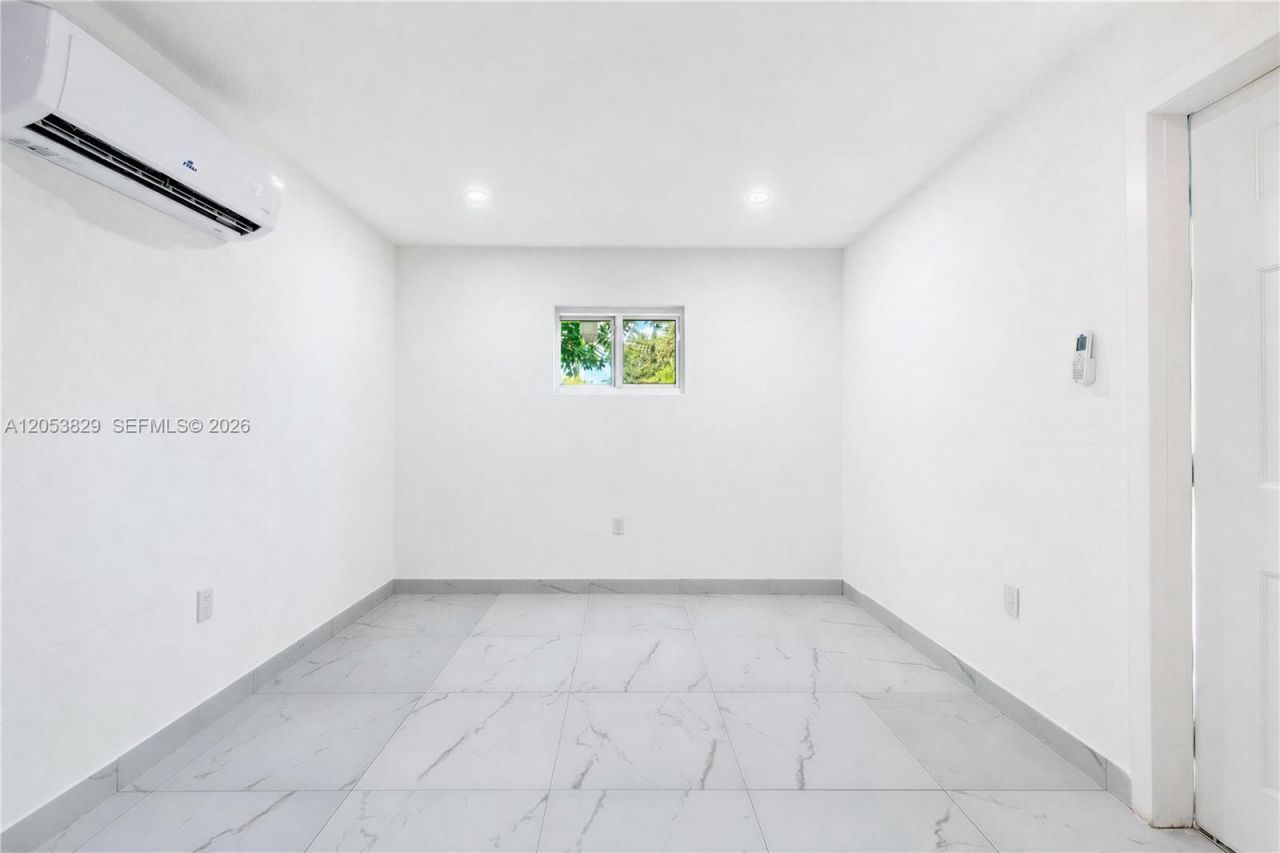 323 NW 56th Ave, Miami, FL 33126 Photo