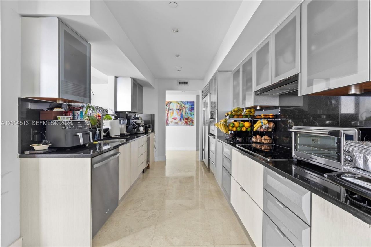 1331 Brickell Bay Dr , Unit 2601, Miami, FL 33131 Photo