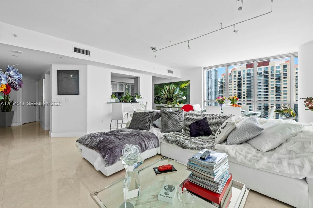 1331 Brickell Bay Dr , Unit 2601, Miami, FL 33131 Photo