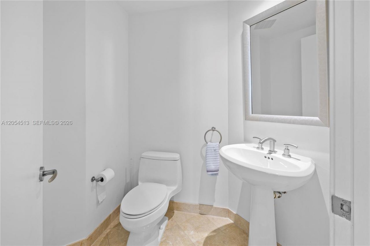 1331 Brickell Bay Dr , Unit 2601, Miami, FL 33131 Photo