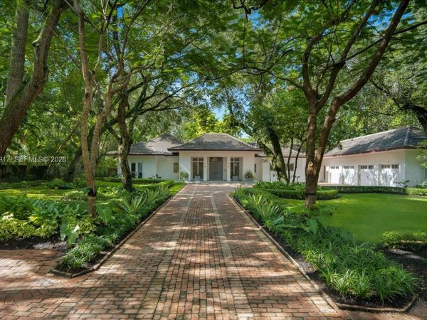 4100 Kiaora St, Miami, FL 33133