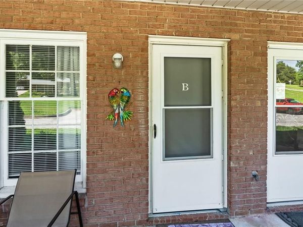1107 Robin Hood Road , Unit B, High Point, NC 27262