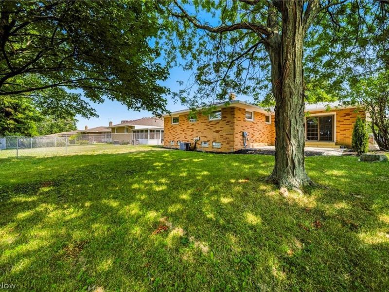 6860 Day Drive, Parma, OH 44129 Photo 6