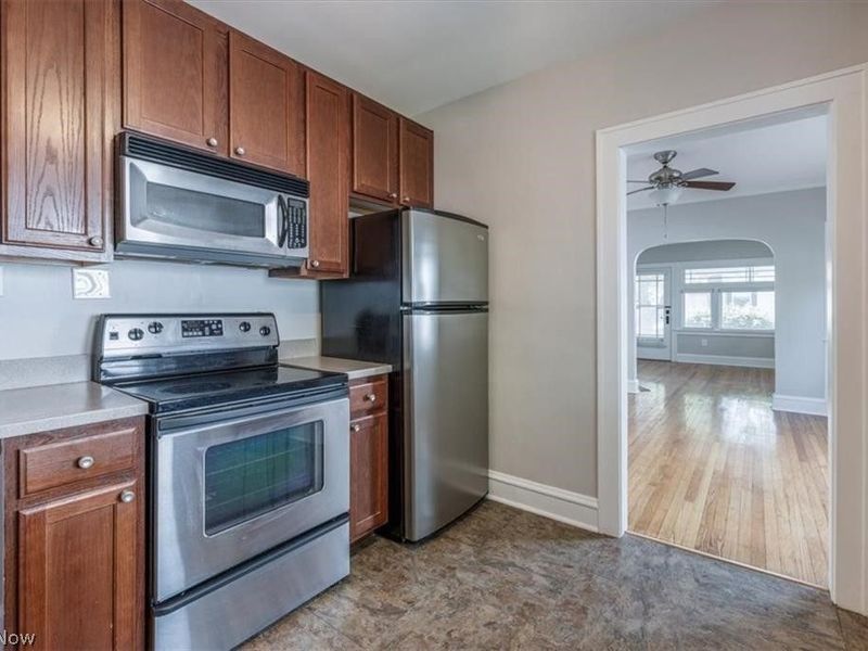 3806 Liggett Drive , Parma, OH 44134 Photo 4