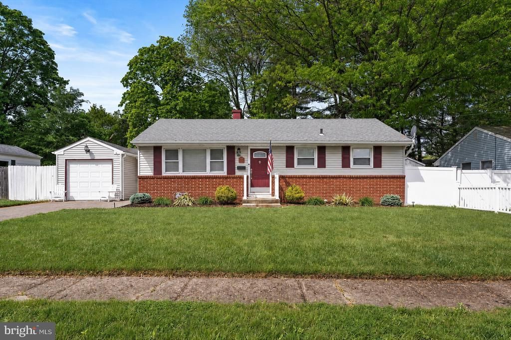 17 Shelley La, Hamilton, NJ 08690 Main Photo