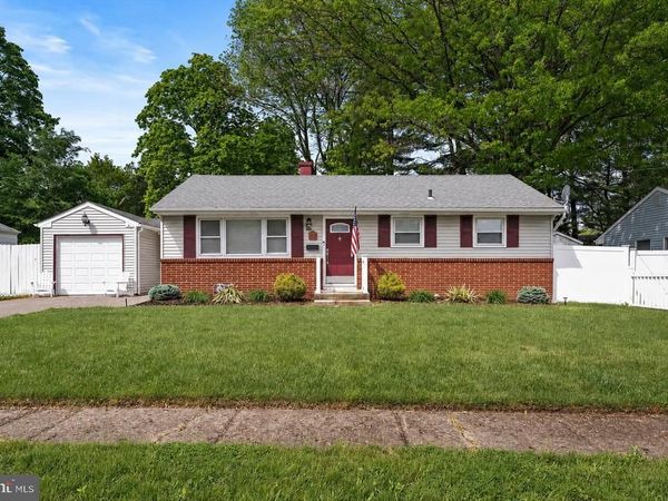 17 SHELLEY LA, HAMILTON, NJ 08690