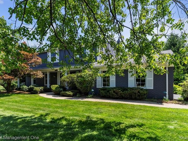 3015 High Pointe Court, Bloomfield Hills, MI 48302